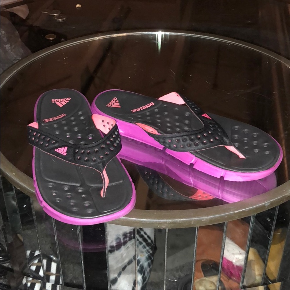Adidas flip flops sz 7 1/2
